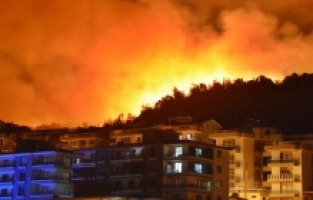 Dikili'de yangın: "Ailesine kızdı, sazlıkları tutuşturdu!"