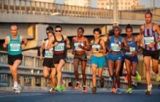 İzmir’in ilk uluslararası maratonu koşuldu
