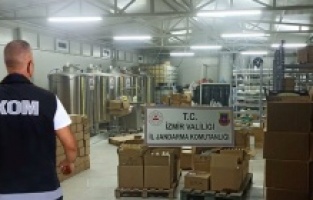 Dikili'de kaçak kozmetik baskını!