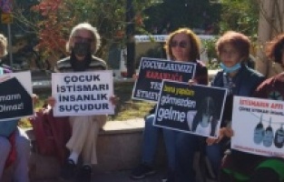 Dikili'de, istismar eden üvey baba davası ertelendi