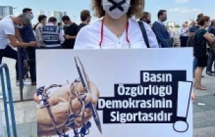 İzmirli muhabirlerden 10 Ocak çağrısı: 'Hak etmiyoruz'