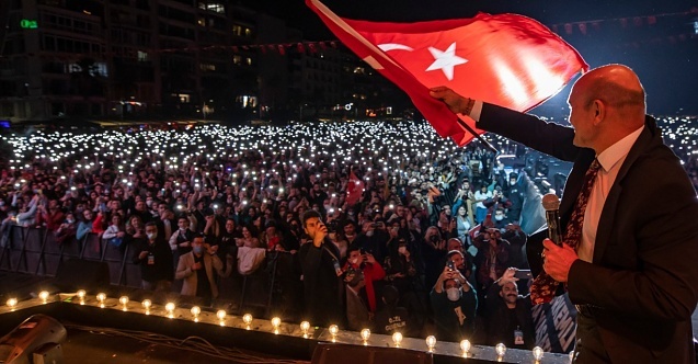 İzmir#039;de göz kamaştıran bayram coşkusu