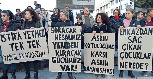 Bergamalı kadınlar, quot;Peki, biz kimleri deftere yazdık?quot;