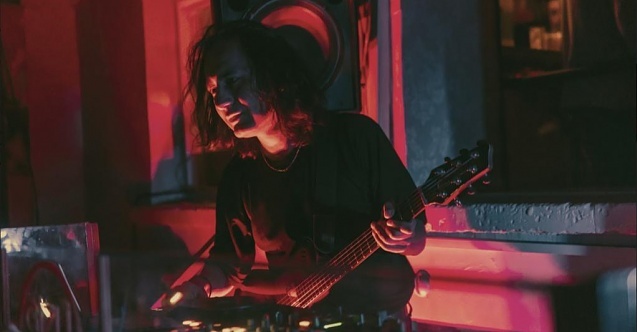 Gitar virtüözü Ali Deniz Kardelen#039;den quot;Vice Cityquot; ile müzikte yepyeni bir boyut!